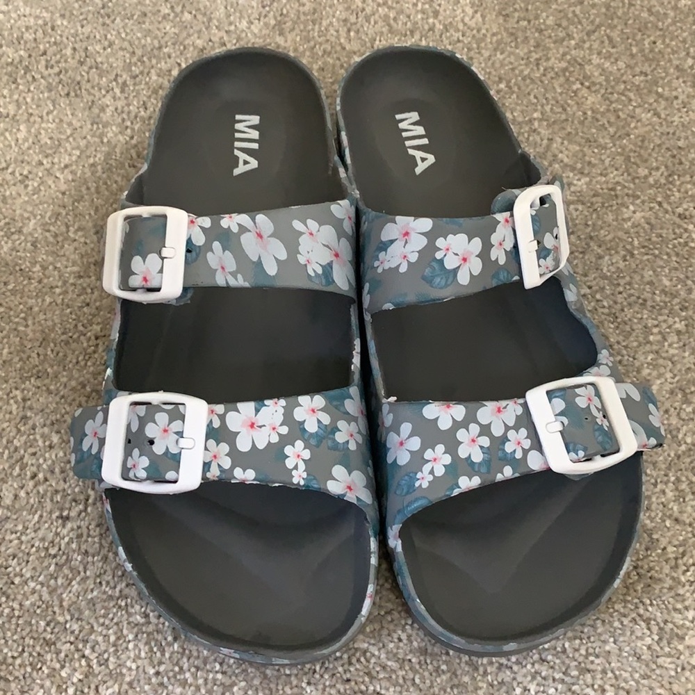 NWOT MIA sandals size 8 - Picture 2 of 3
